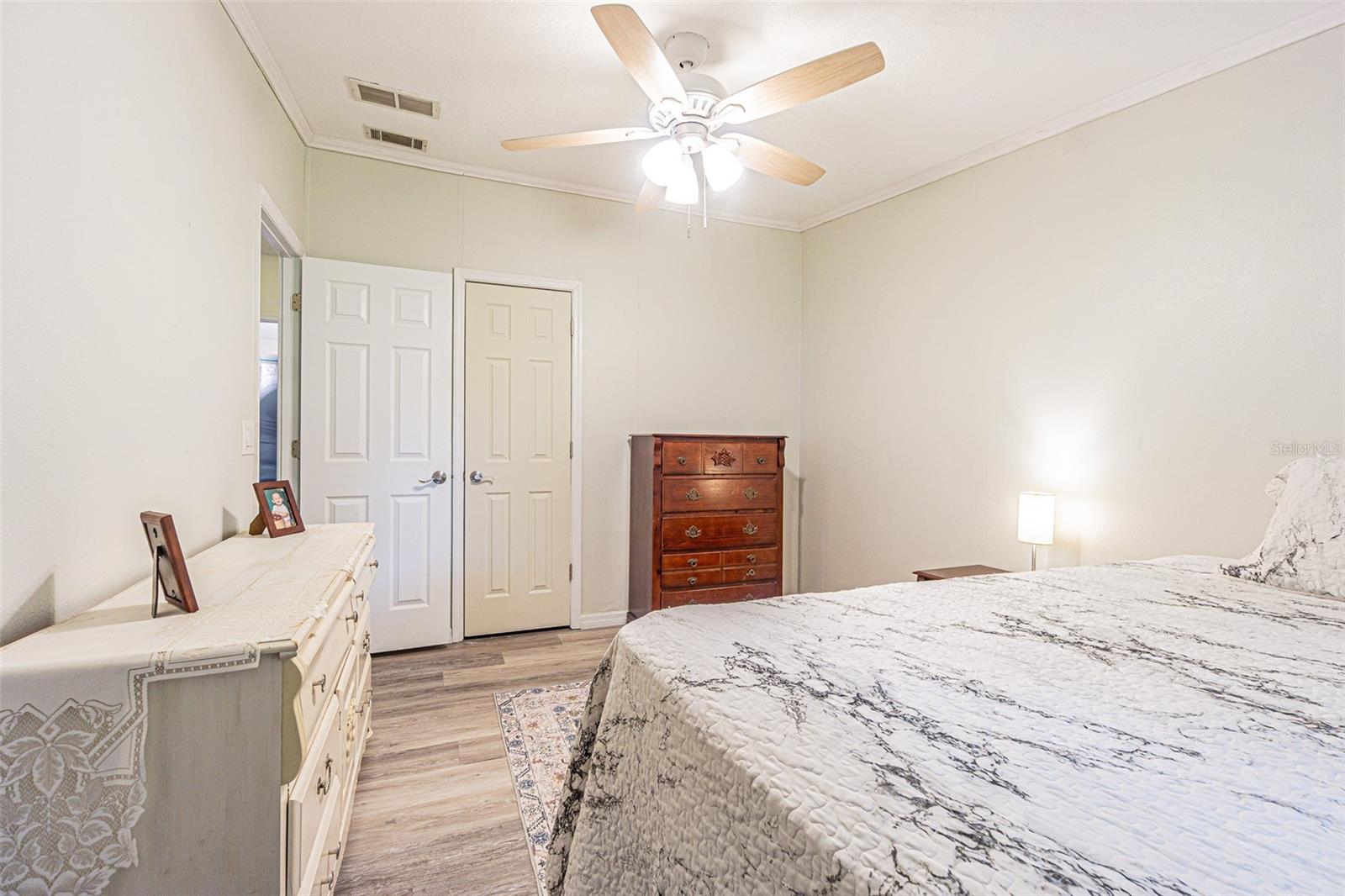Image 42 of 61 For 3349 Oakwood Drive