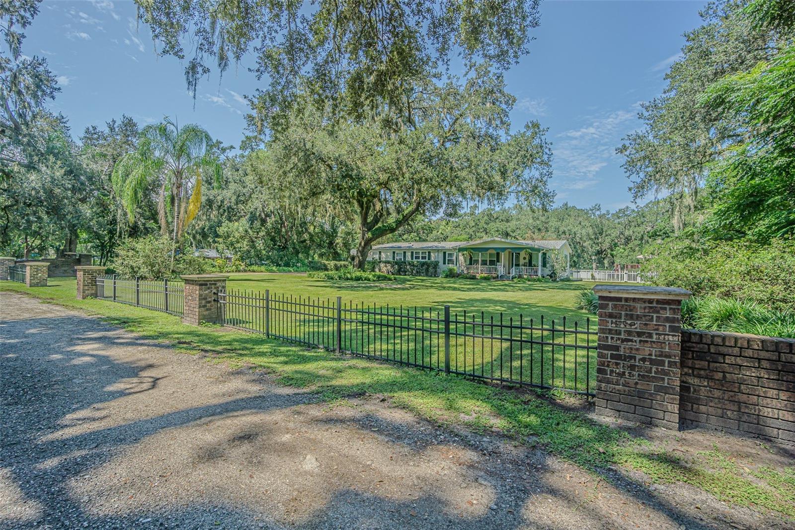 Image 6 of 61 For 3349 Oakwood Drive