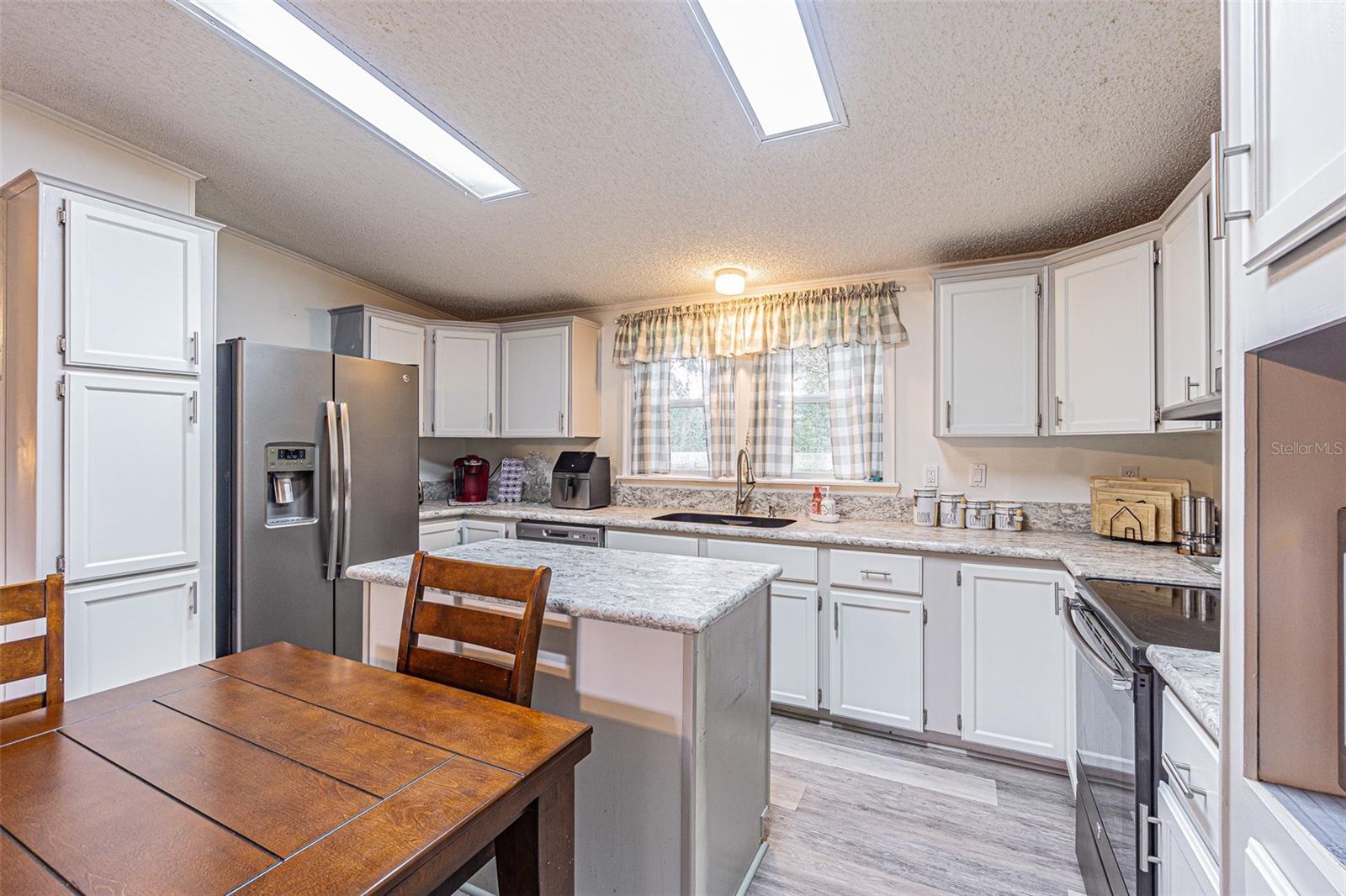 Image 8 of 61 For 3349 Oakwood Drive