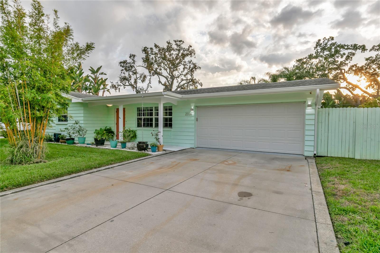 Image 2 of 44 For 2336 Middlecoff Drive