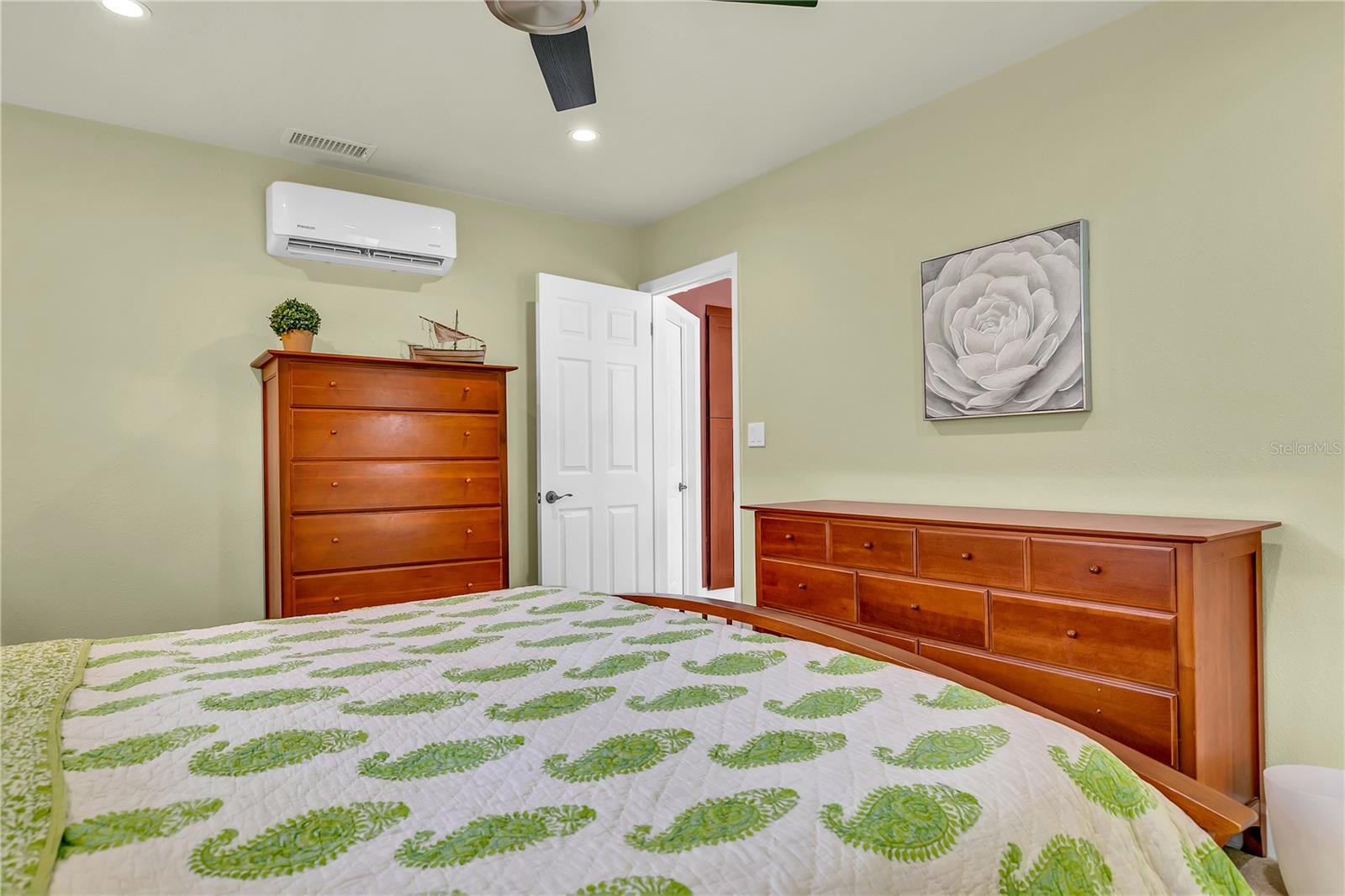 Image 30 of 44 For 2336 Middlecoff Drive