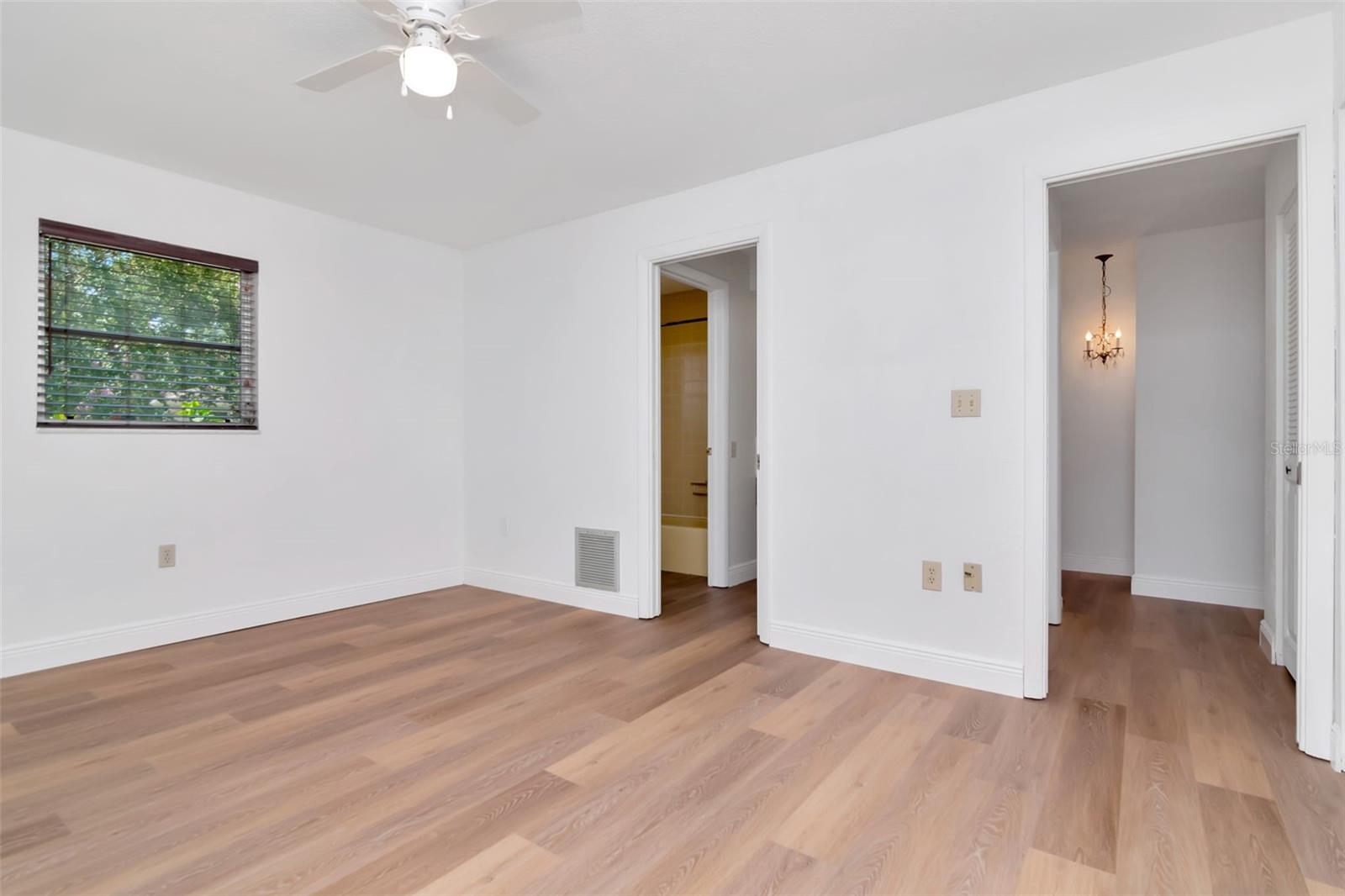 Image 14 of 52 For 3250 Causeway Drive