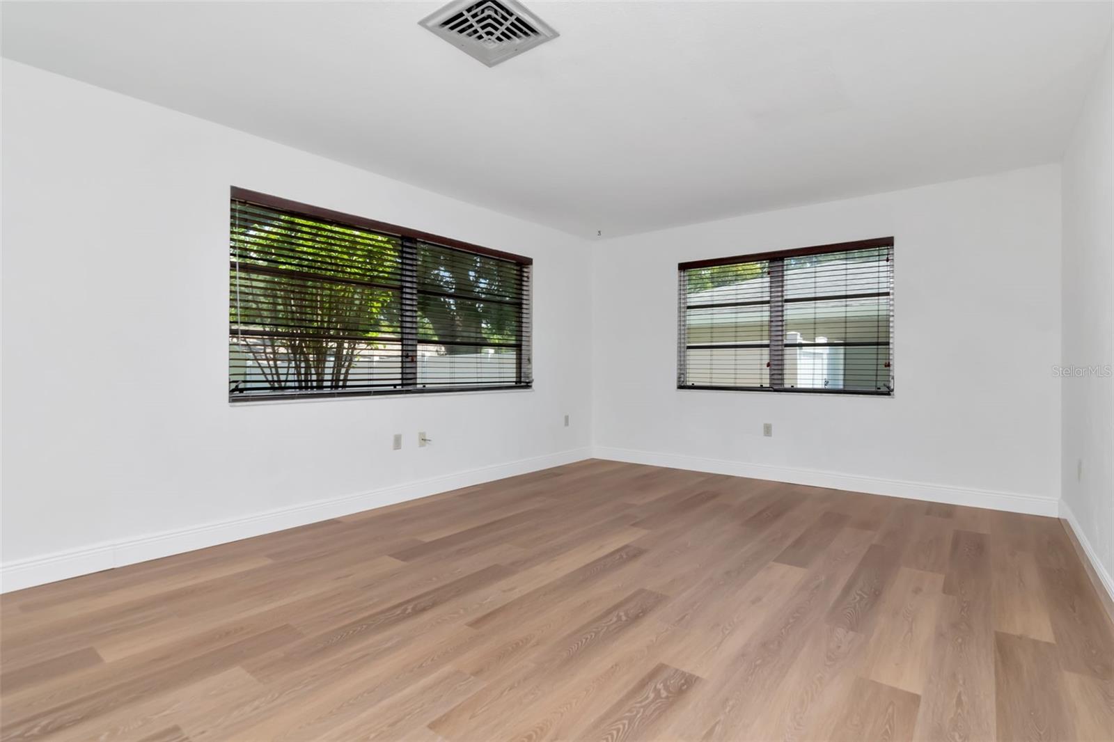 Image 19 of 52 For 3250 Causeway Drive