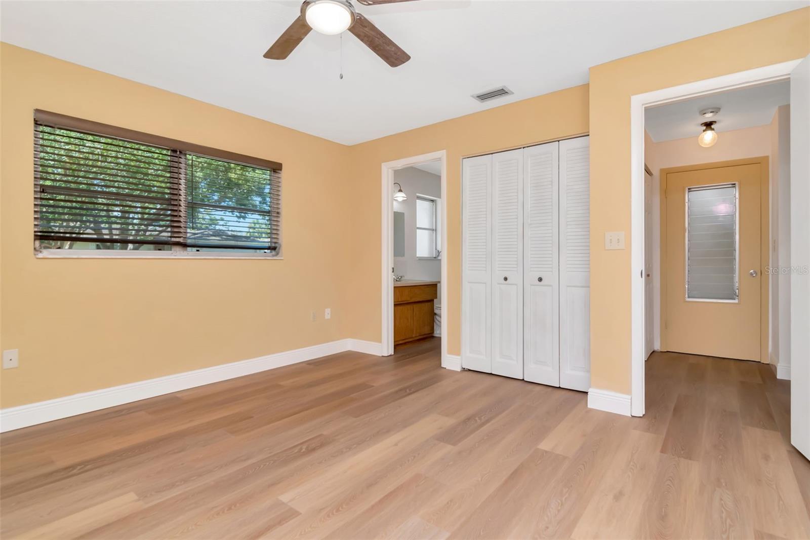 Image 9 of 52 For 3250 Causeway Drive