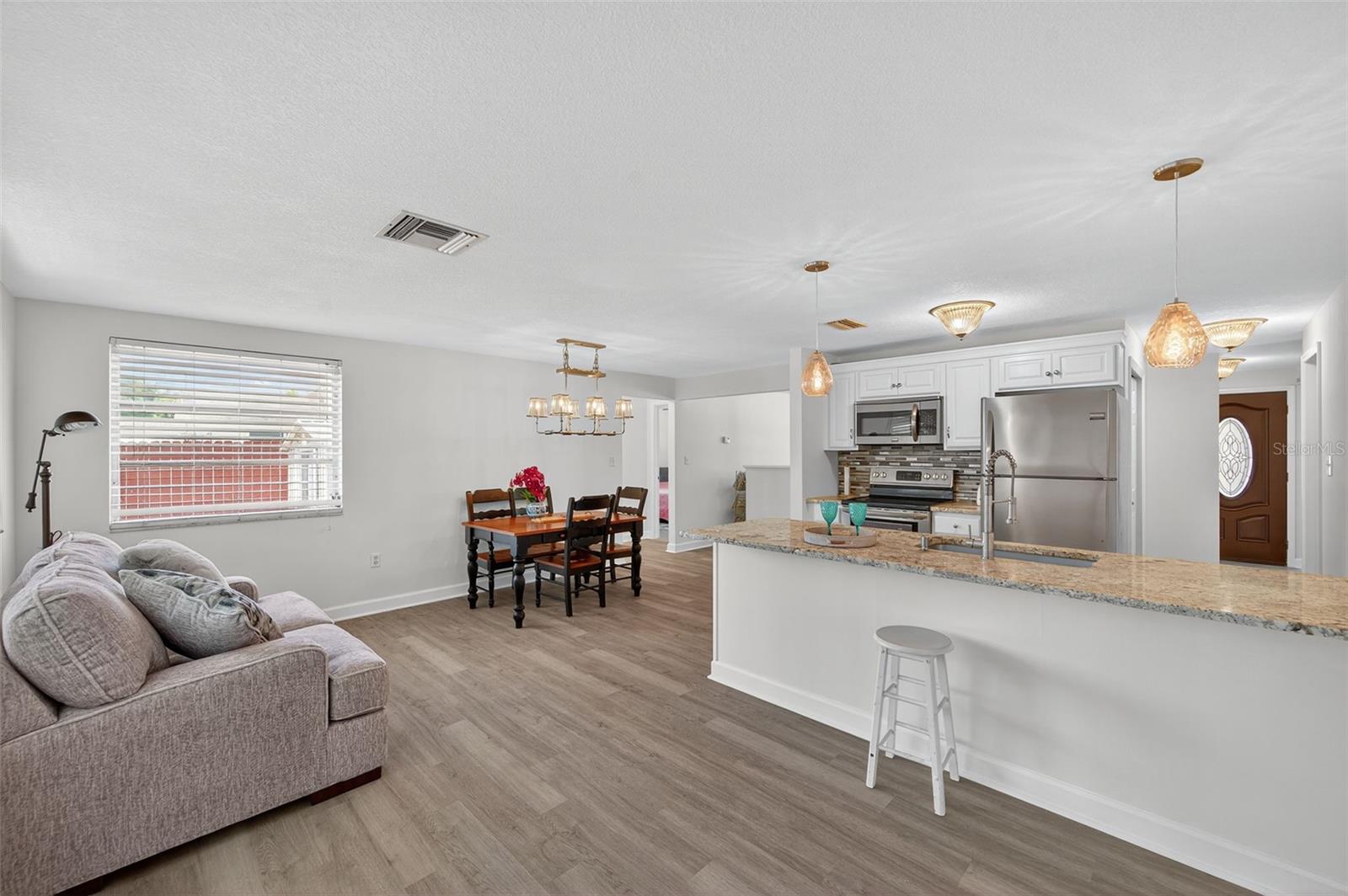 Image 10 of 51 For 10404 Loquat Drive