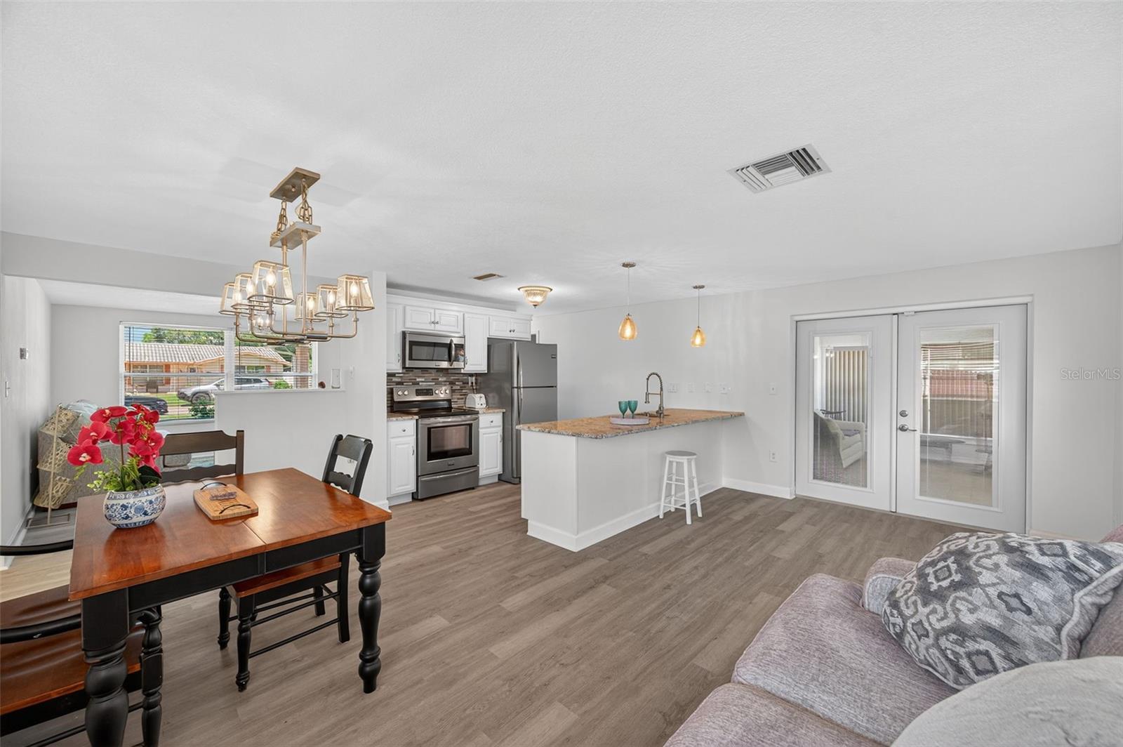 Image 12 of 51 For 10404 Loquat Drive