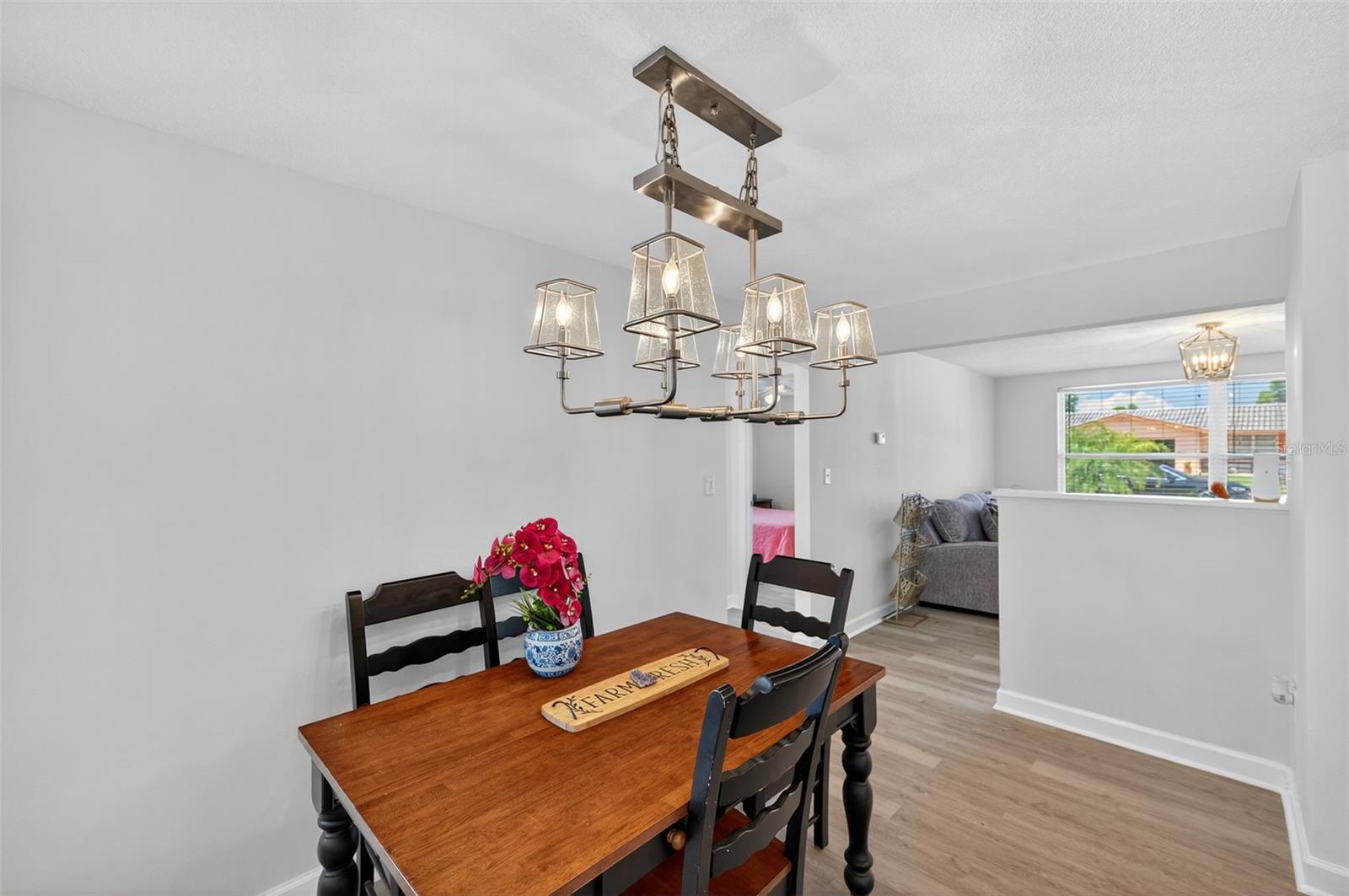 Image 14 of 51 For 10404 Loquat Drive