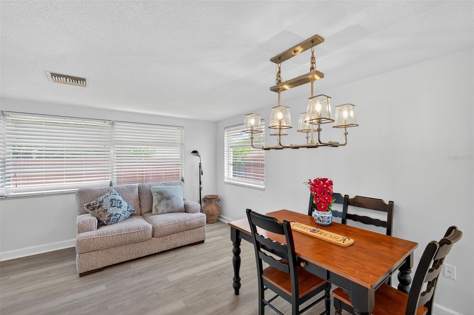 Image 15 of 51 For 10404 Loquat Drive