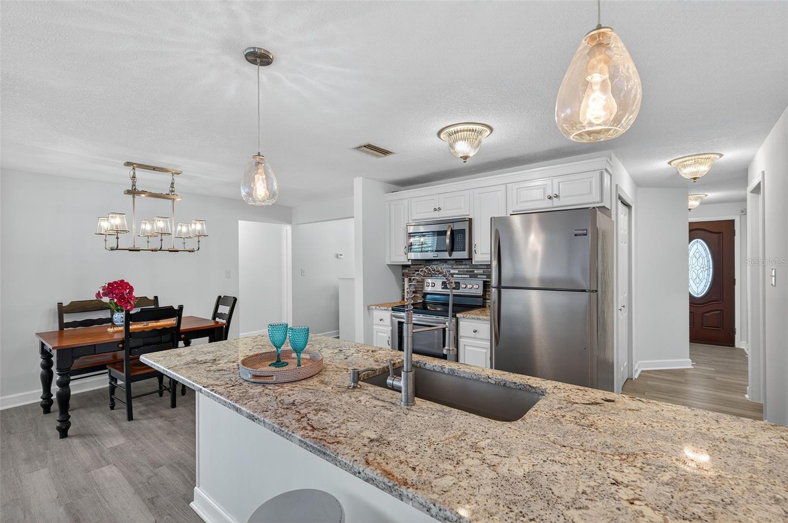 Image 17 of 51 For 10404 Loquat Drive