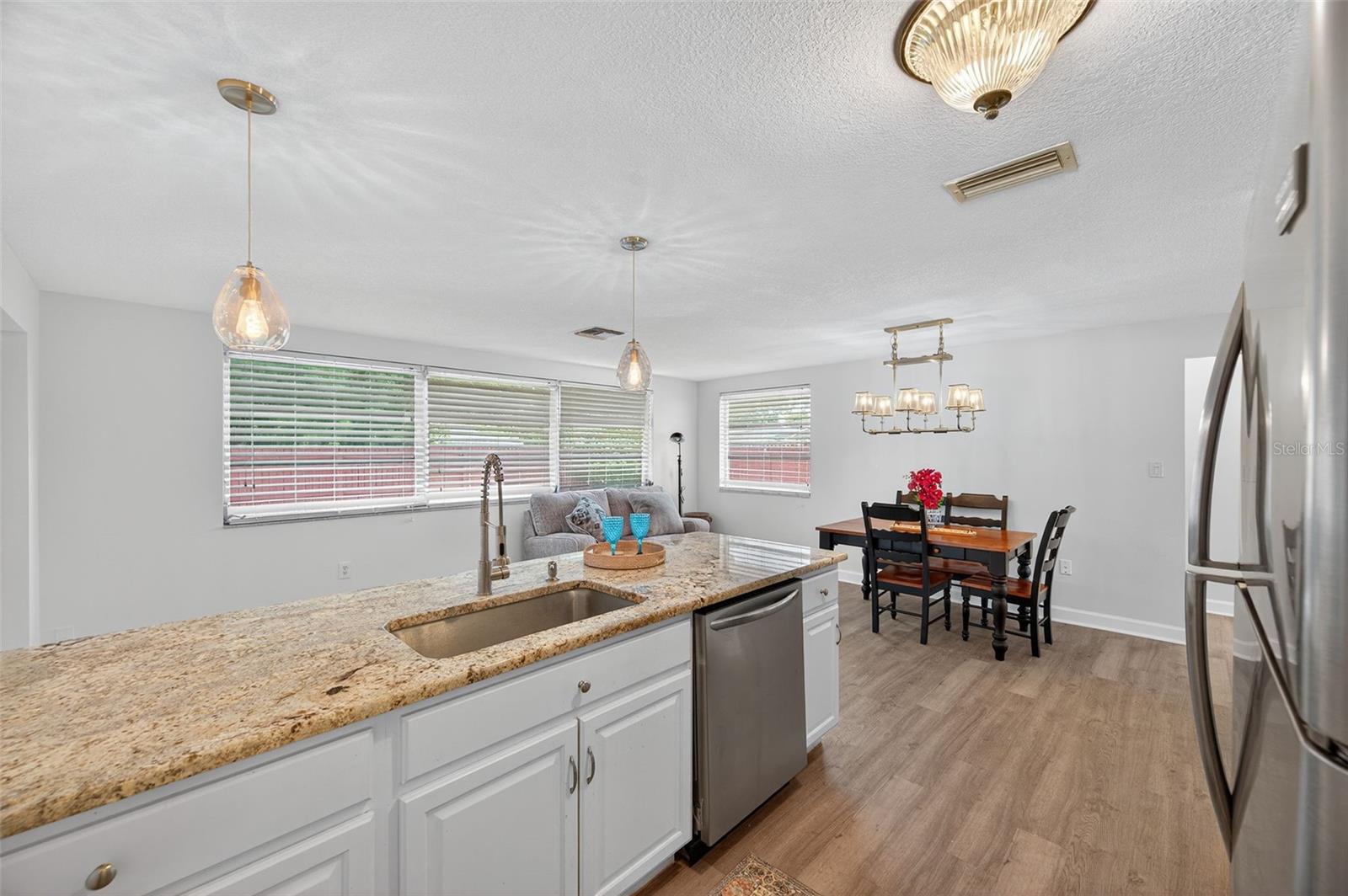 Image 18 of 51 For 10404 Loquat Drive