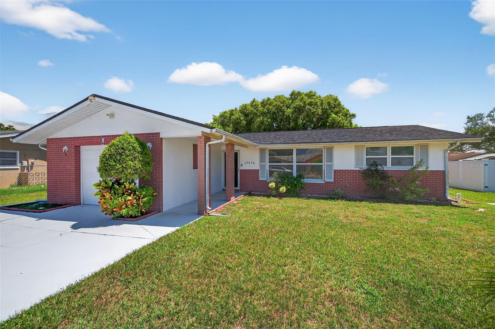 Image 2 of 51 For 10404 Loquat Drive