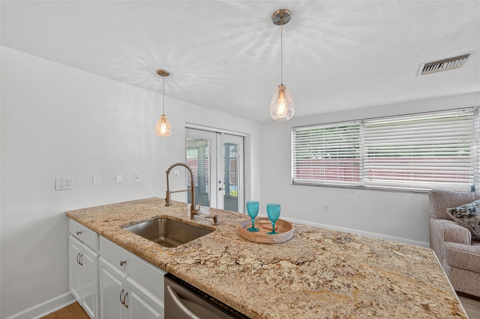 Image 20 of 51 For 10404 Loquat Drive