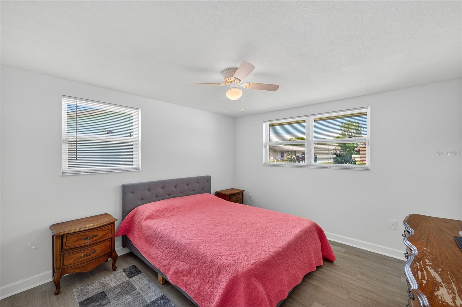 Image 21 of 51 For 10404 Loquat Drive