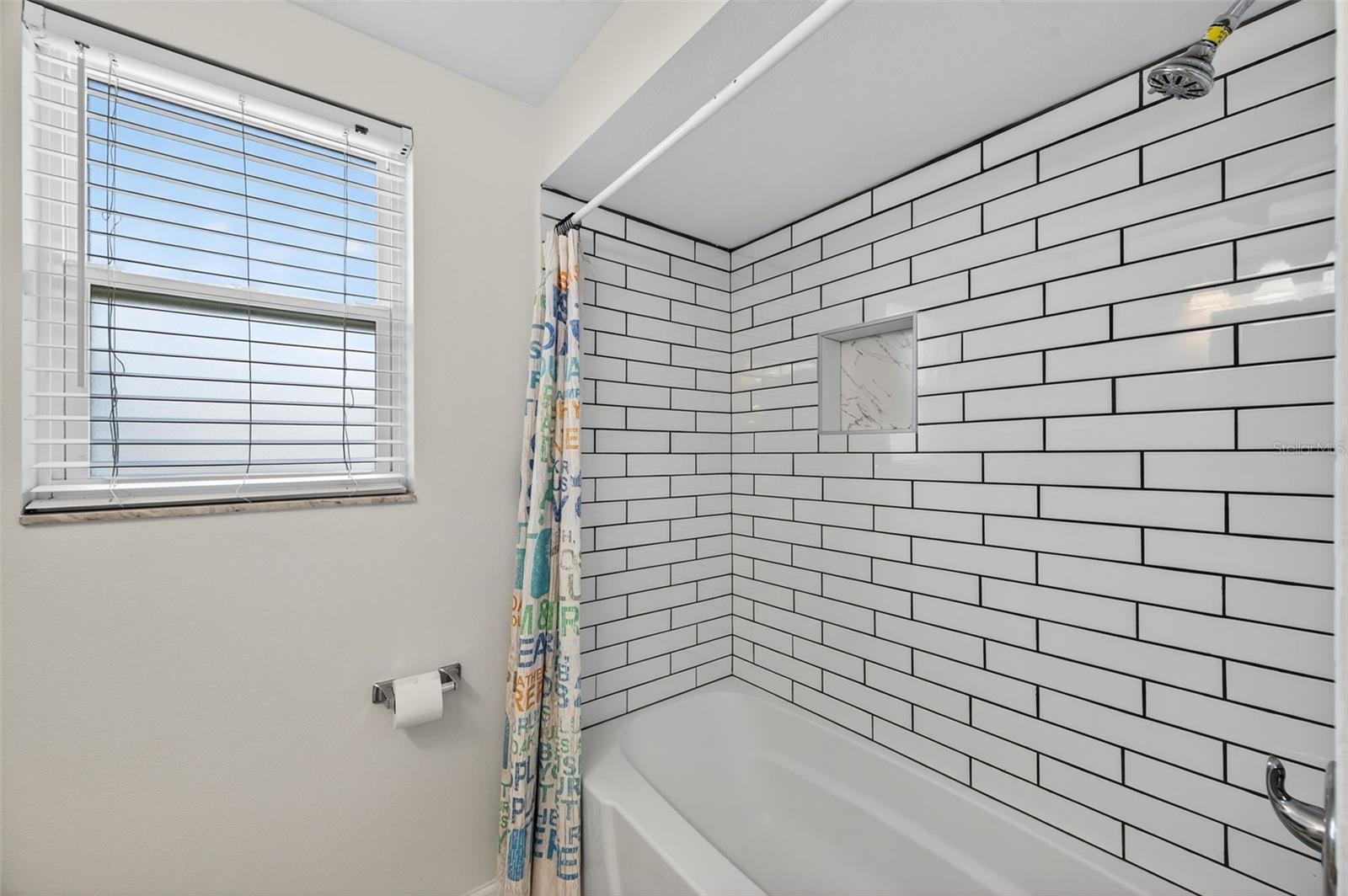Image 26 of 51 For 10404 Loquat Drive