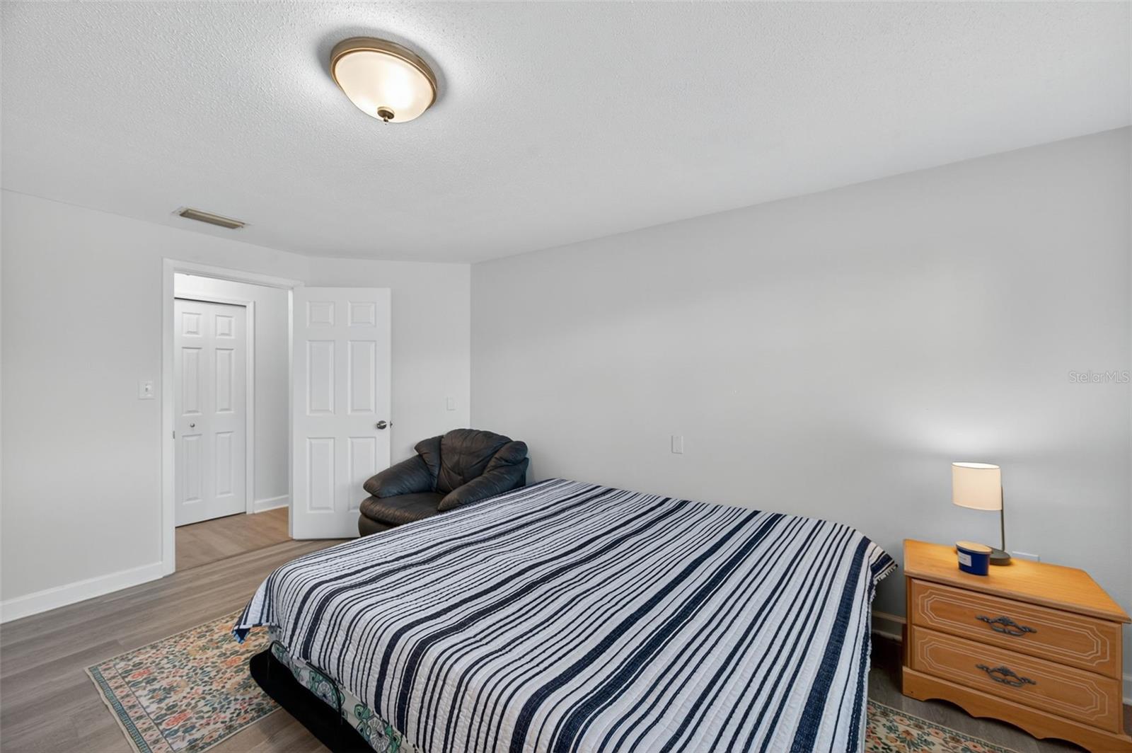Image 30 of 51 For 10404 Loquat Drive