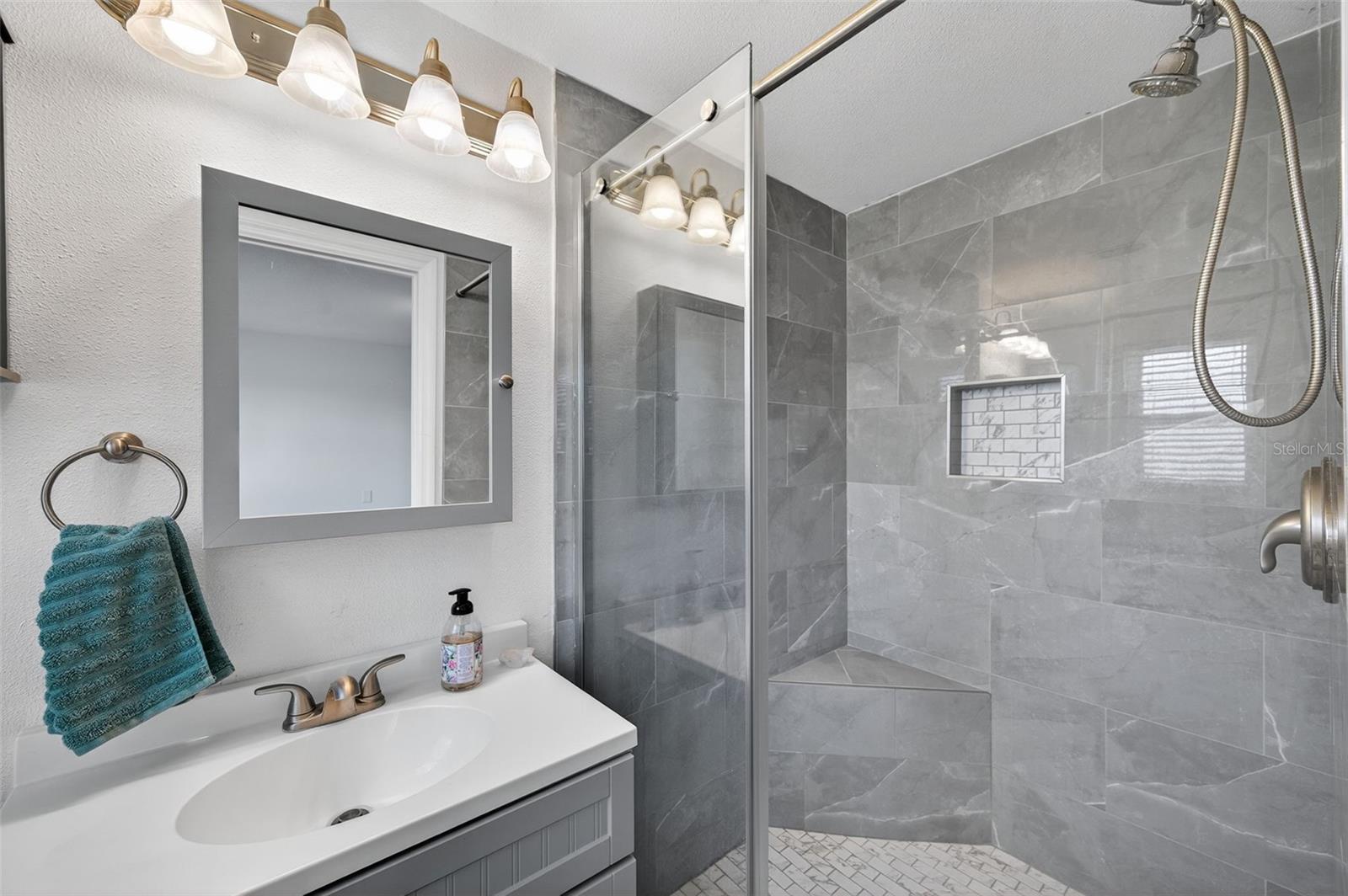 Image 31 of 51 For 10404 Loquat Drive