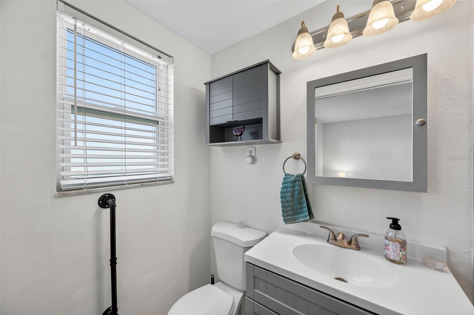 Image 32 of 51 For 10404 Loquat Drive