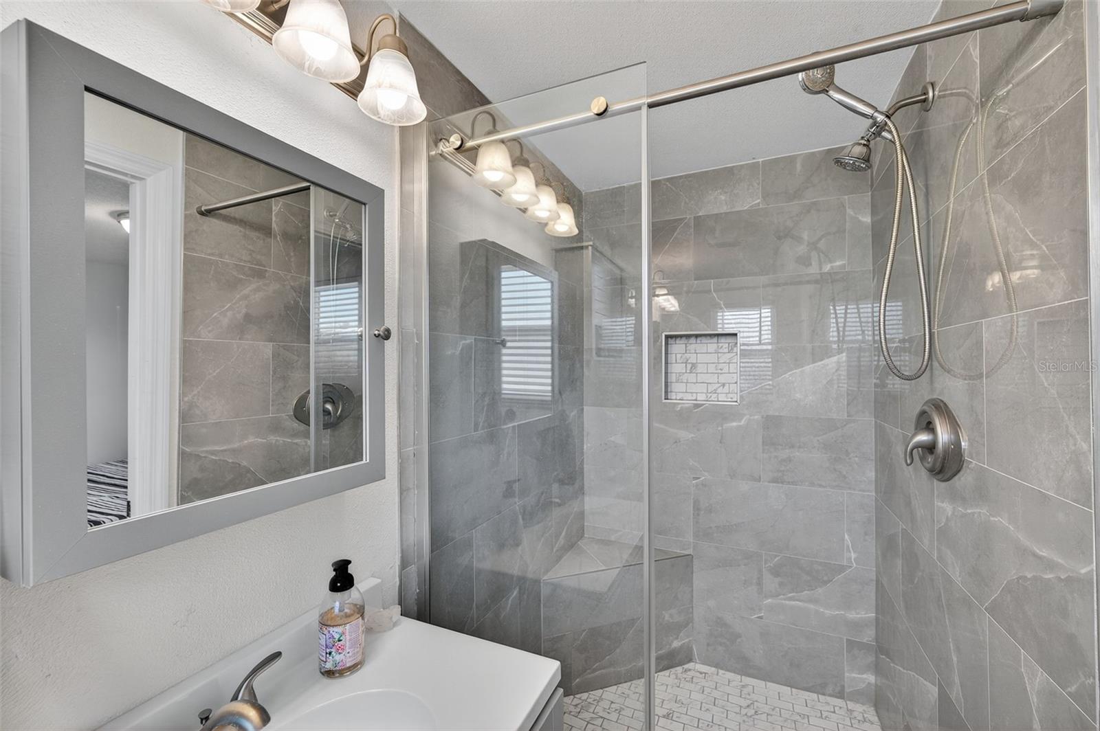 Image 33 of 51 For 10404 Loquat Drive