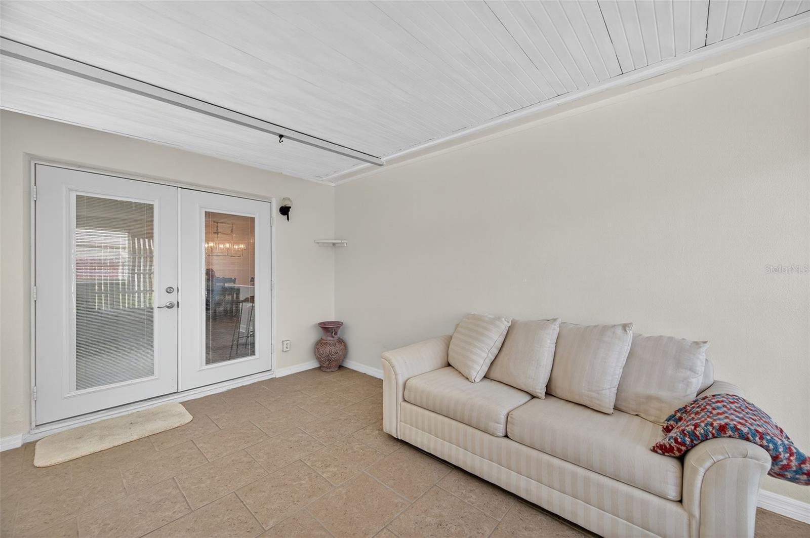 Image 37 of 51 For 10404 Loquat Drive