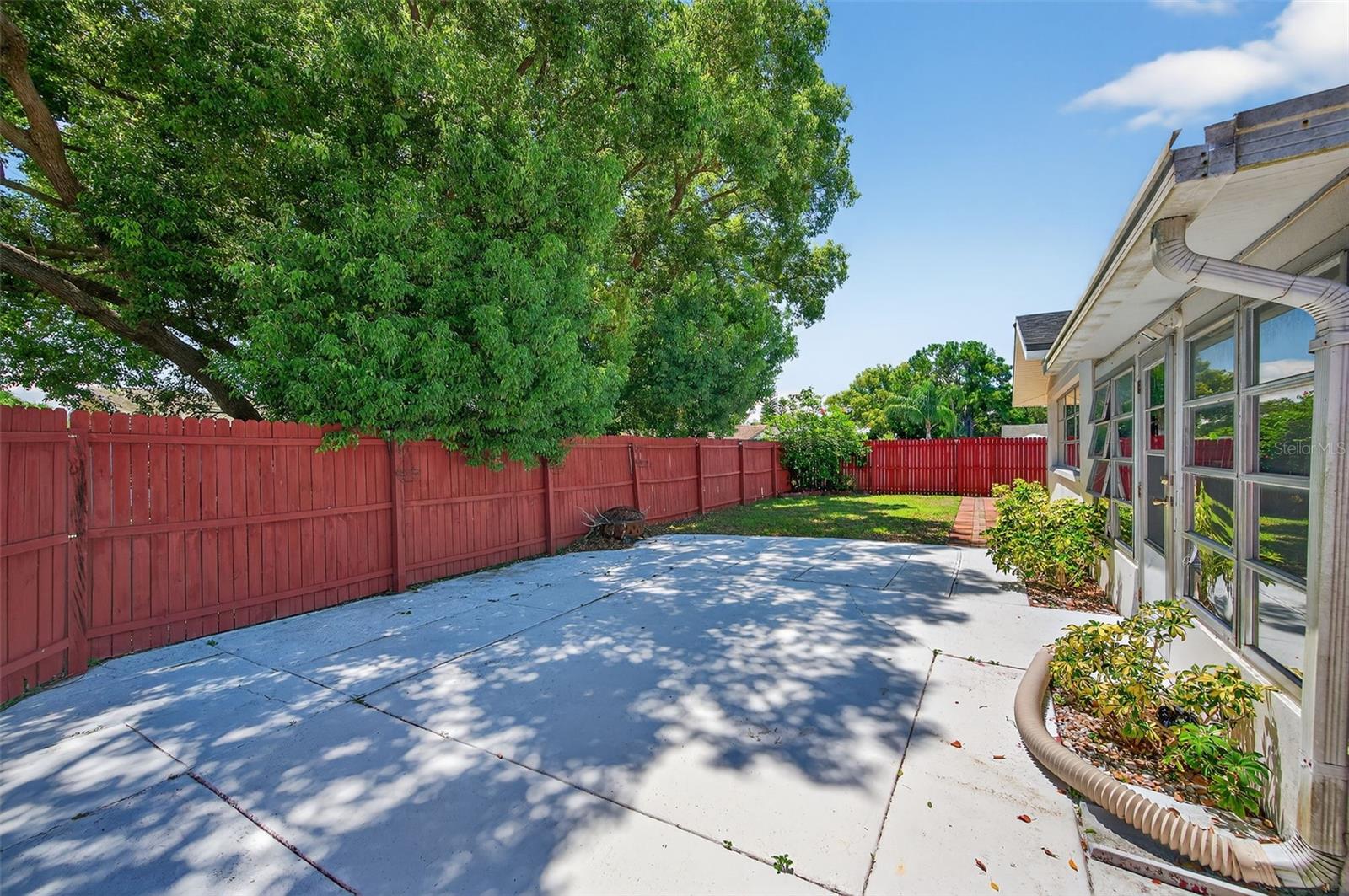 Image 39 of 51 For 10404 Loquat Drive