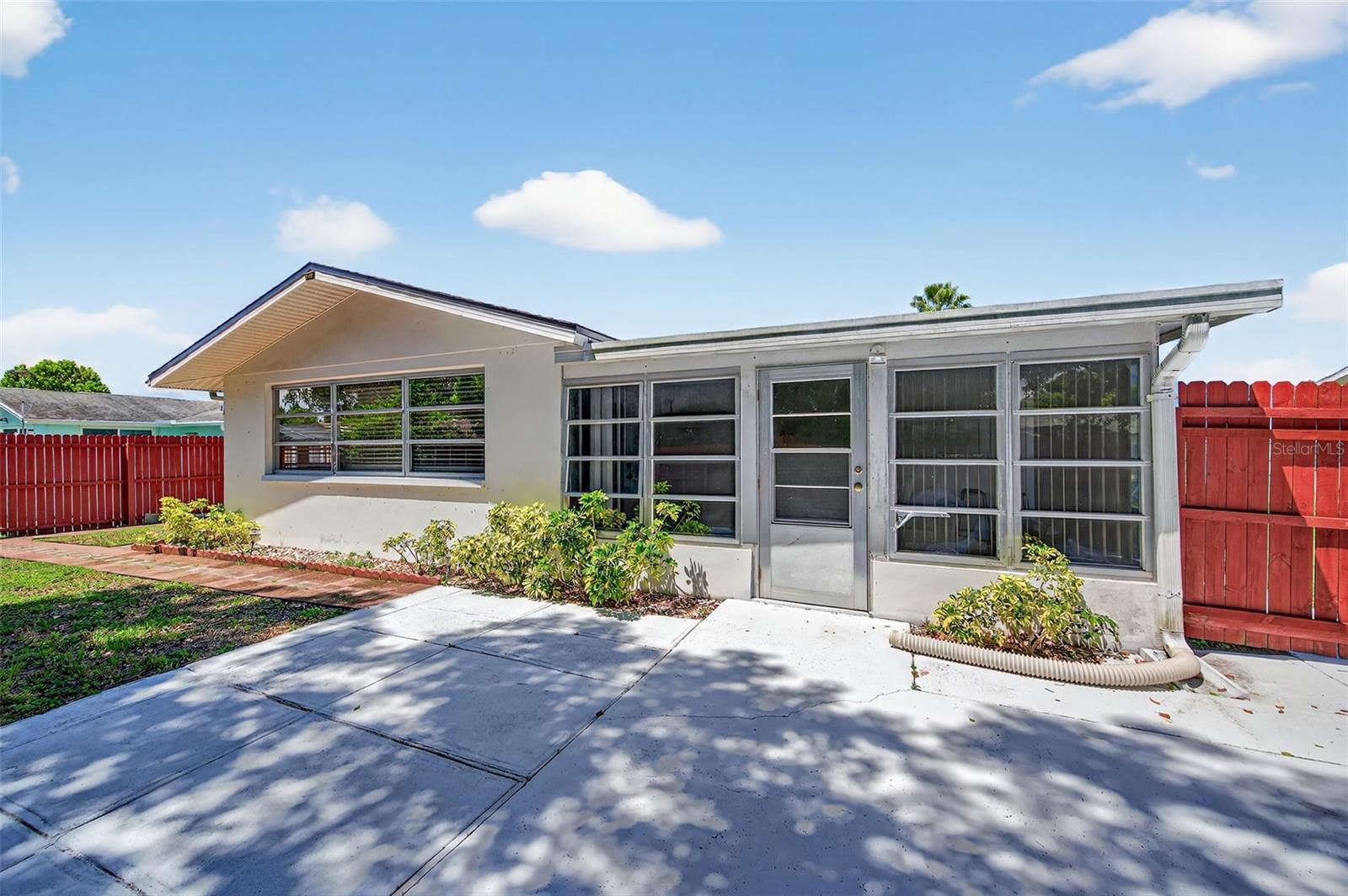 Image 40 of 51 For 10404 Loquat Drive
