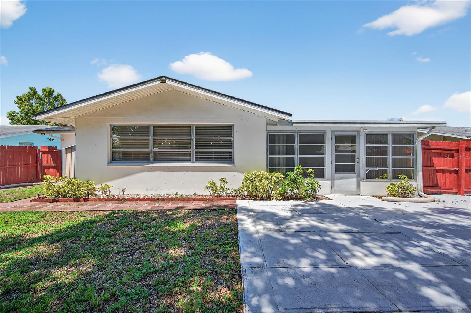 Image 41 of 51 For 10404 Loquat Drive