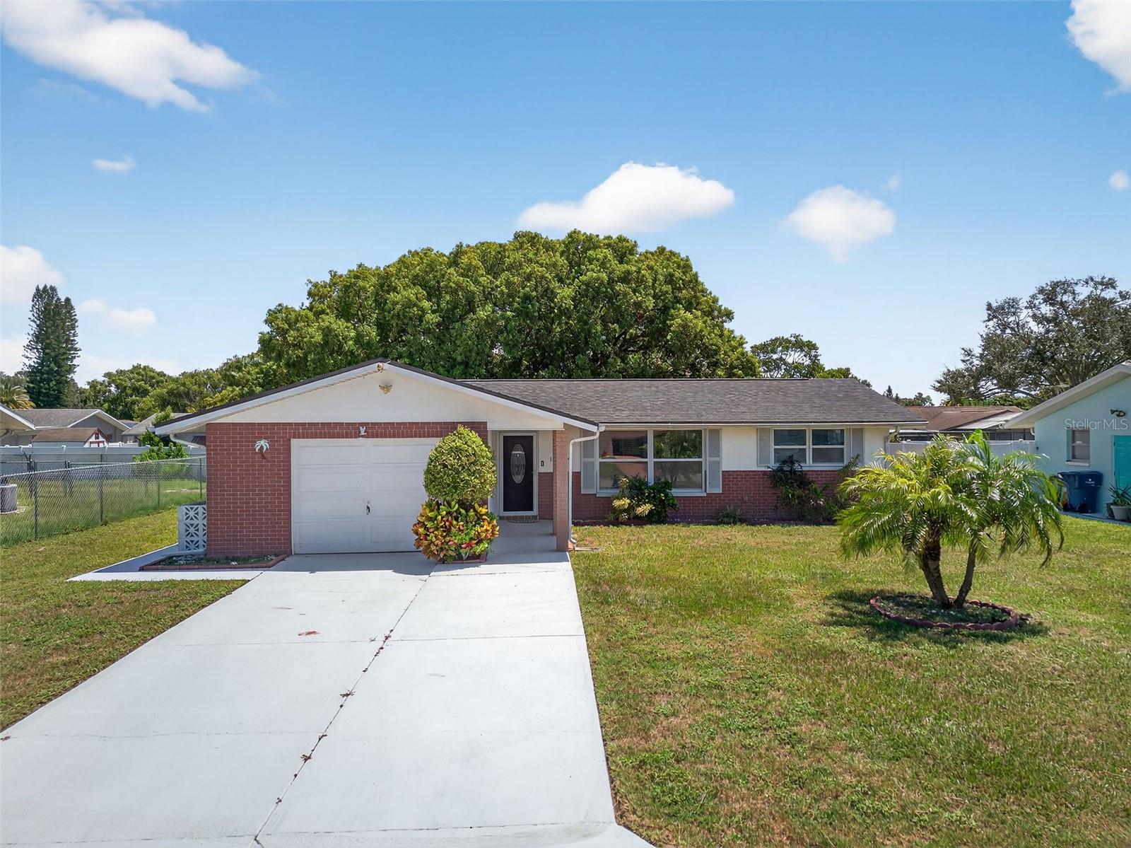 Image 5 of 51 For 10404 Loquat Drive