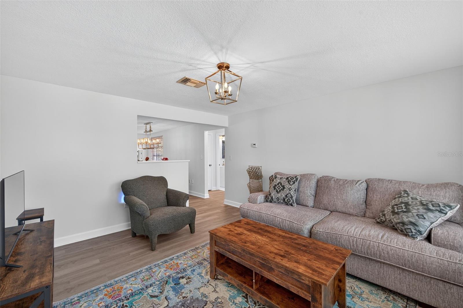 Image 8 of 51 For 10404 Loquat Drive
