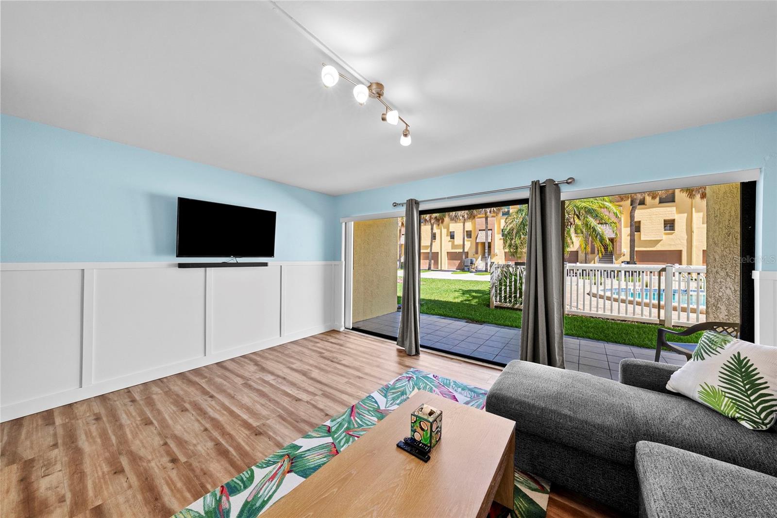 Image 20 of 56 For 314 Windrush Boulevard 12