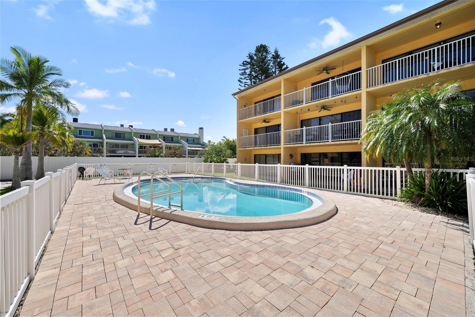Image 23 of 56 For 314 Windrush Boulevard 12