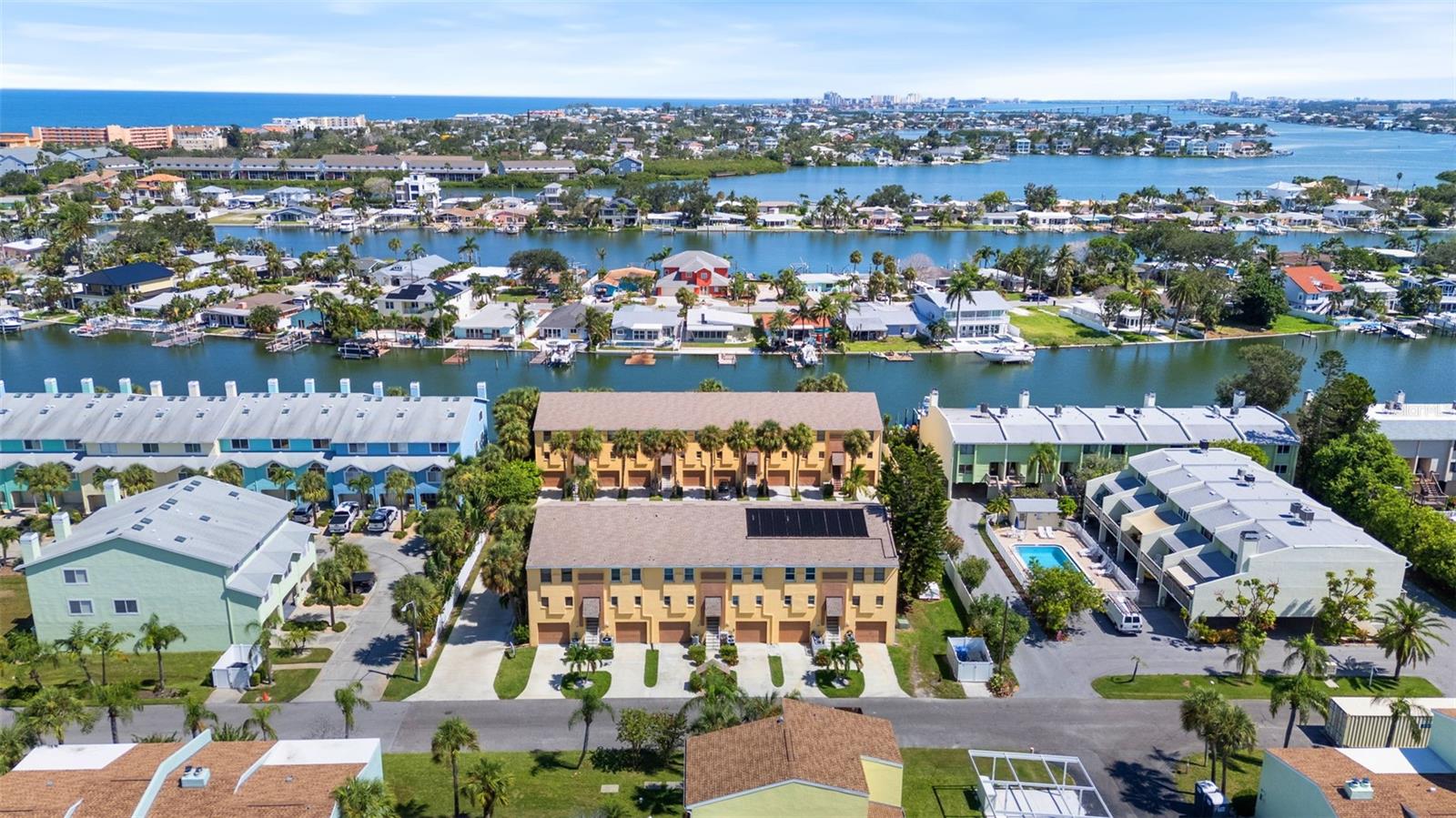 Image 3 of 56 For 314 Windrush Boulevard 12