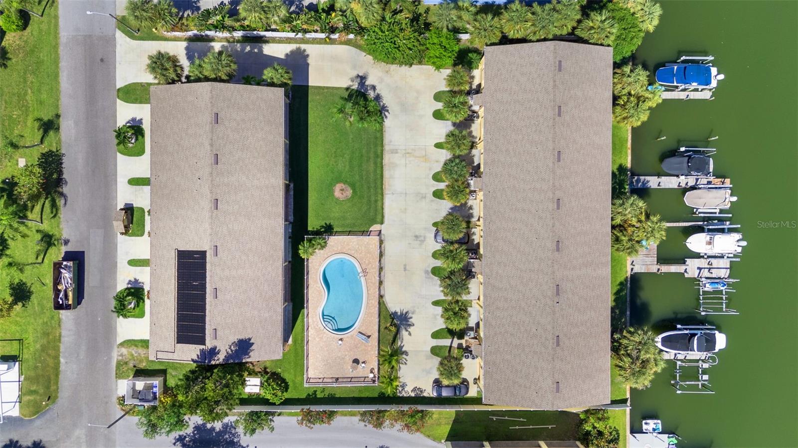 Image 44 of 56 For 314 Windrush Boulevard 12