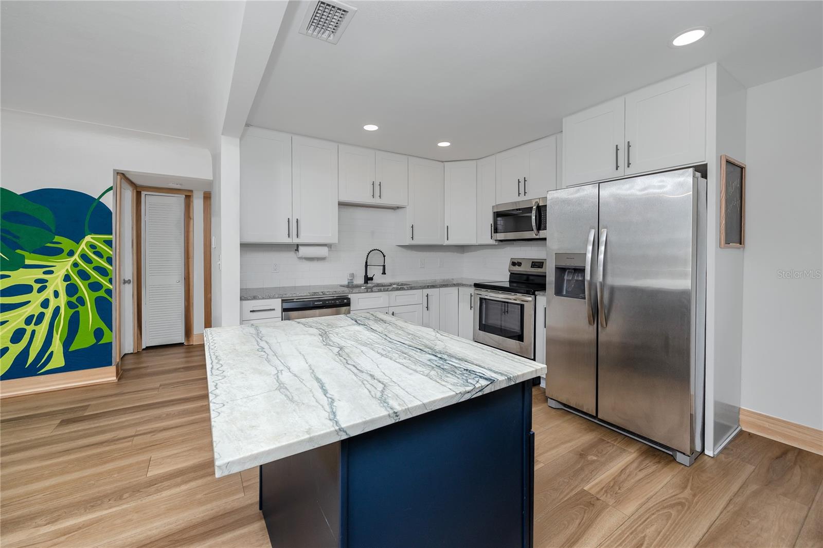 Image 17 of 55 For 440 42nd Street N