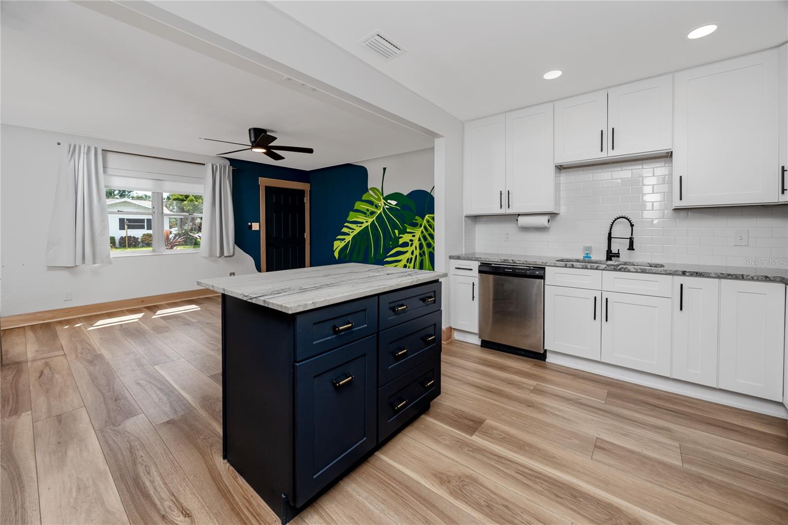 Image 18 of 55 For 440 42nd Street N