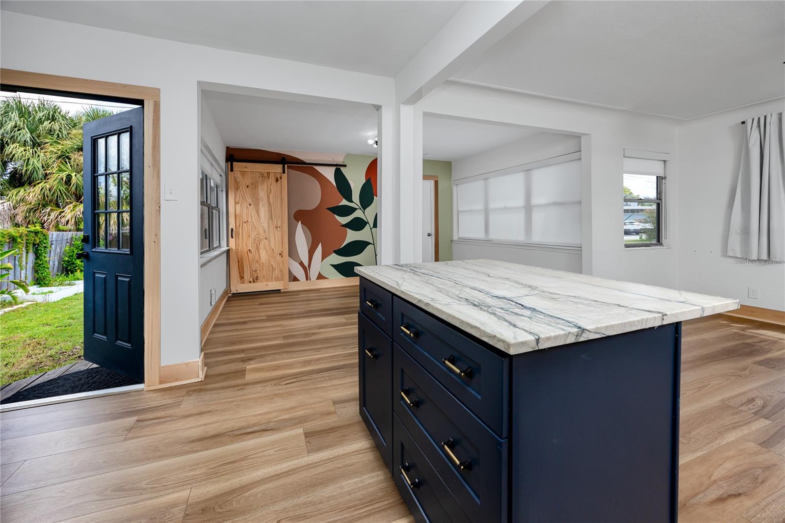 Image 23 of 55 For 440 42nd Street N
