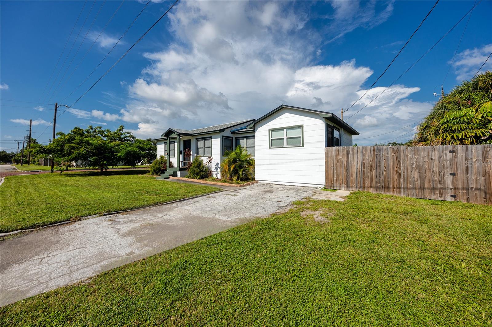 Image 8 of 55 For 440 42nd Street N