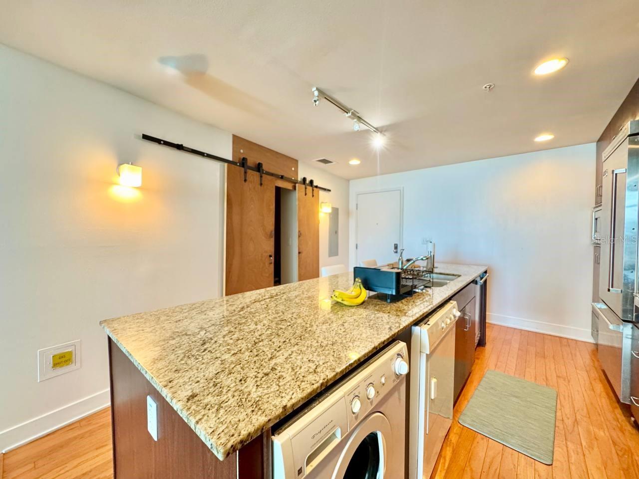 Image 10 of 50 For 1120 Kennedy Boulevard 1021
