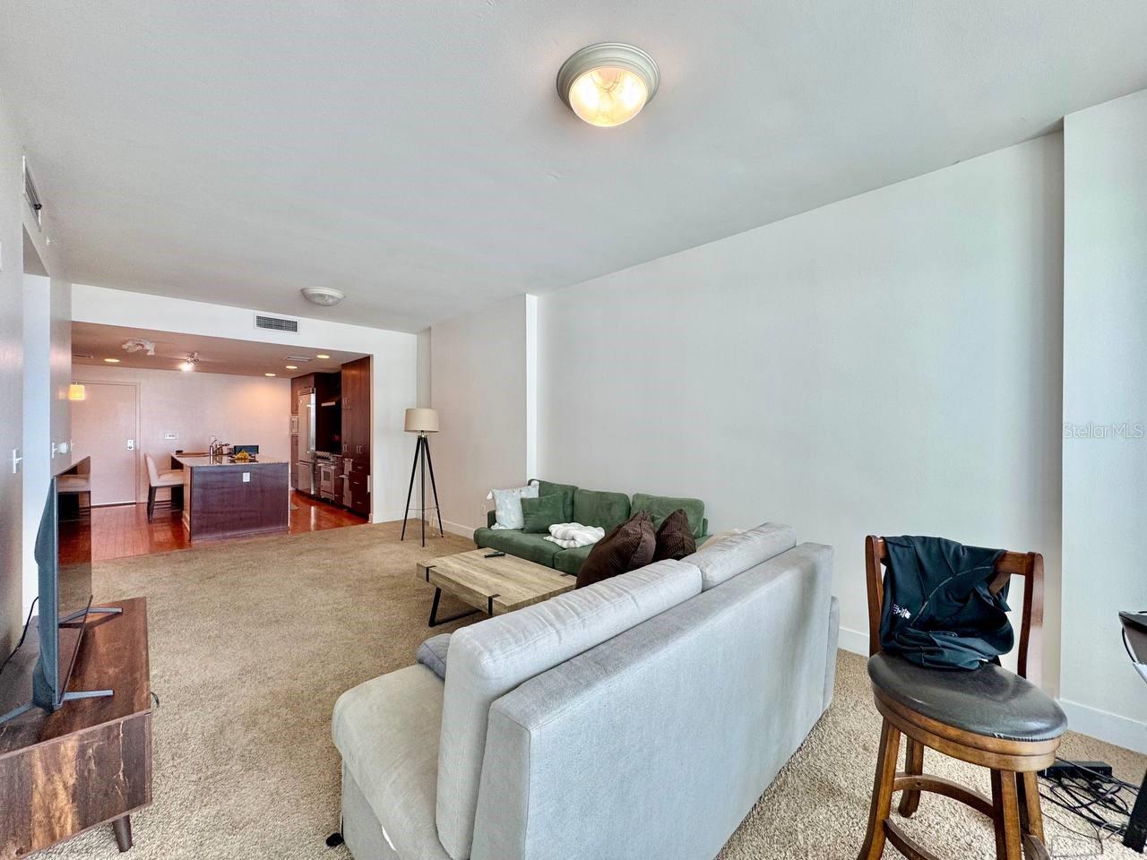 Image 15 of 50 For 1120 Kennedy Boulevard 1021
