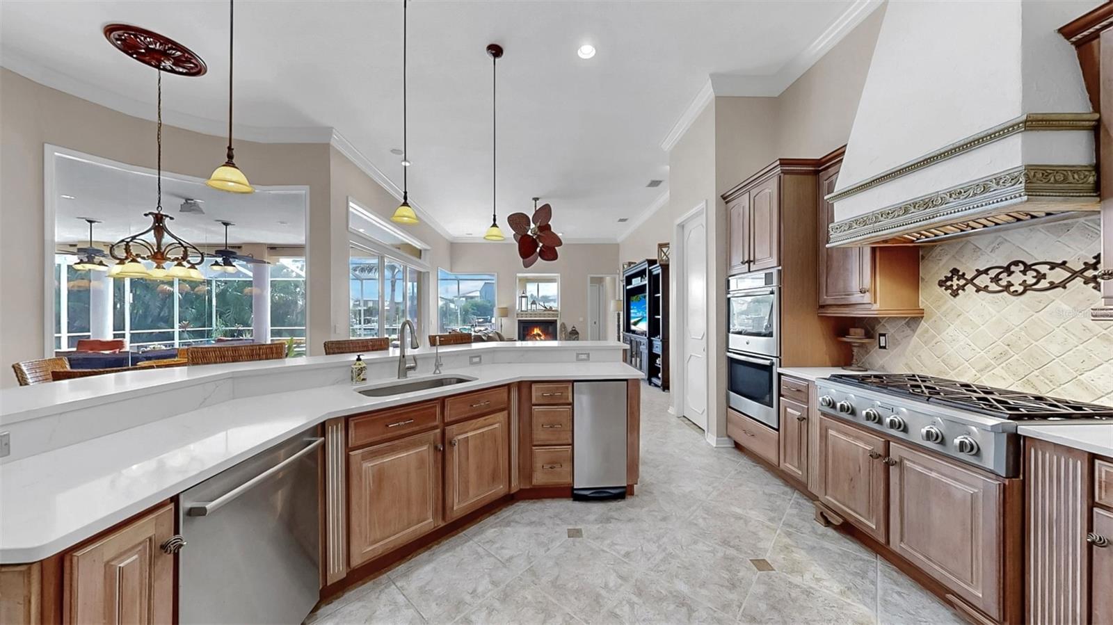 Image 23 of 75 For 914 Capriccio Lane