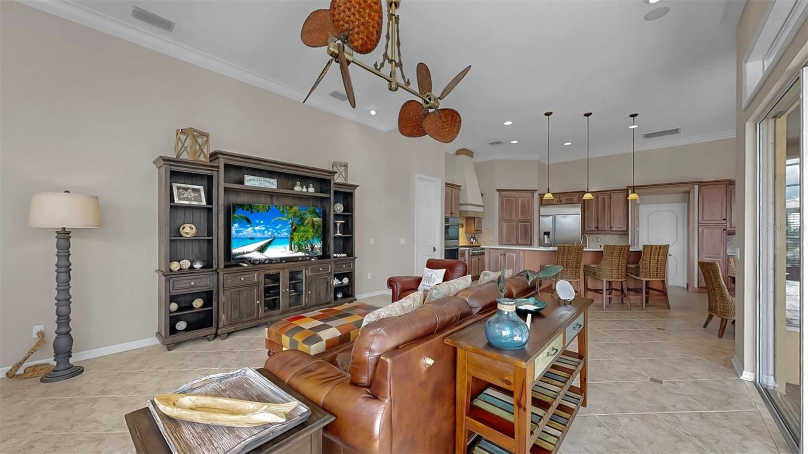 Image 32 of 75 For 914 Capriccio Lane