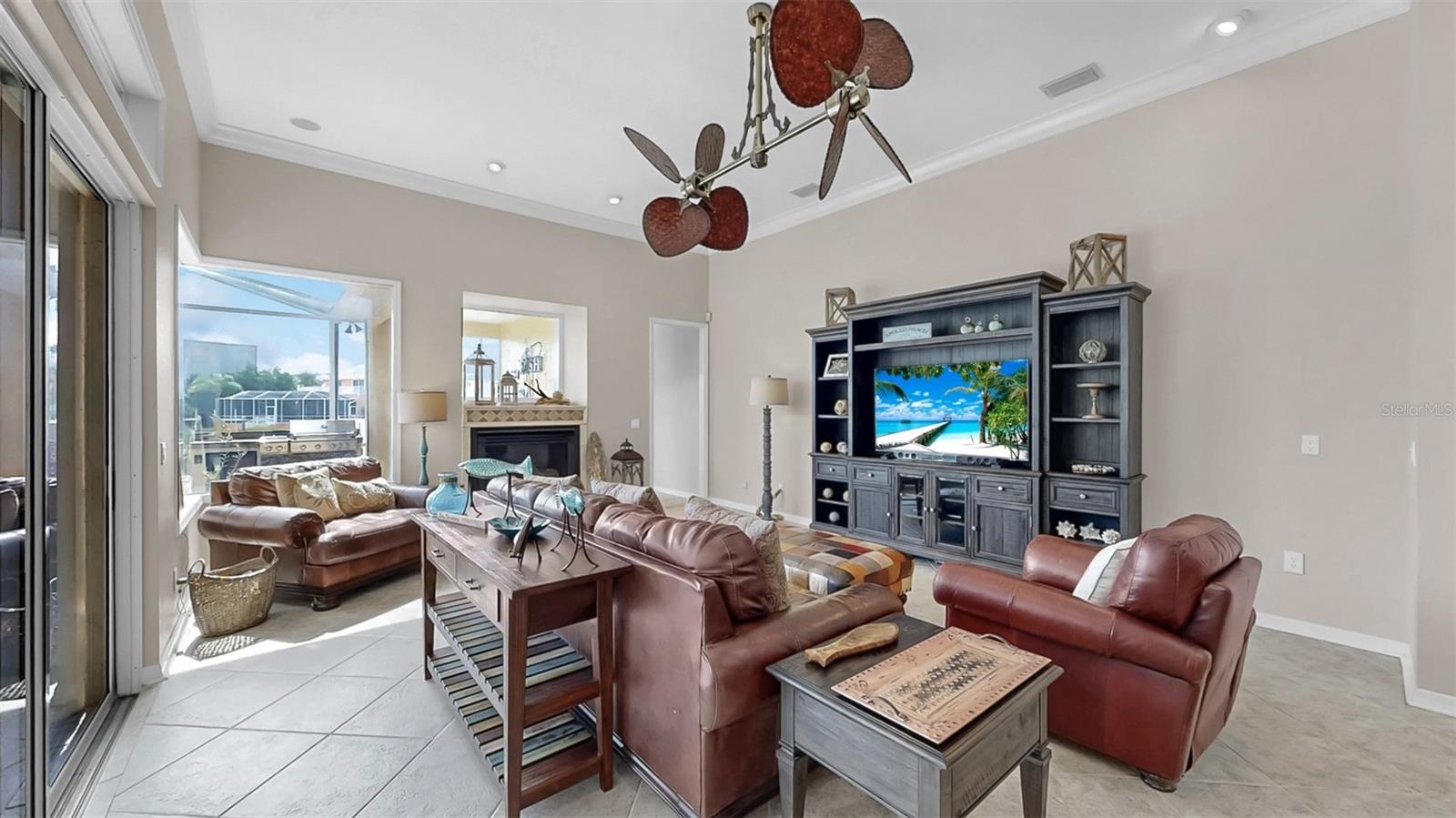 Image 36 of 75 For 914 Capriccio Lane