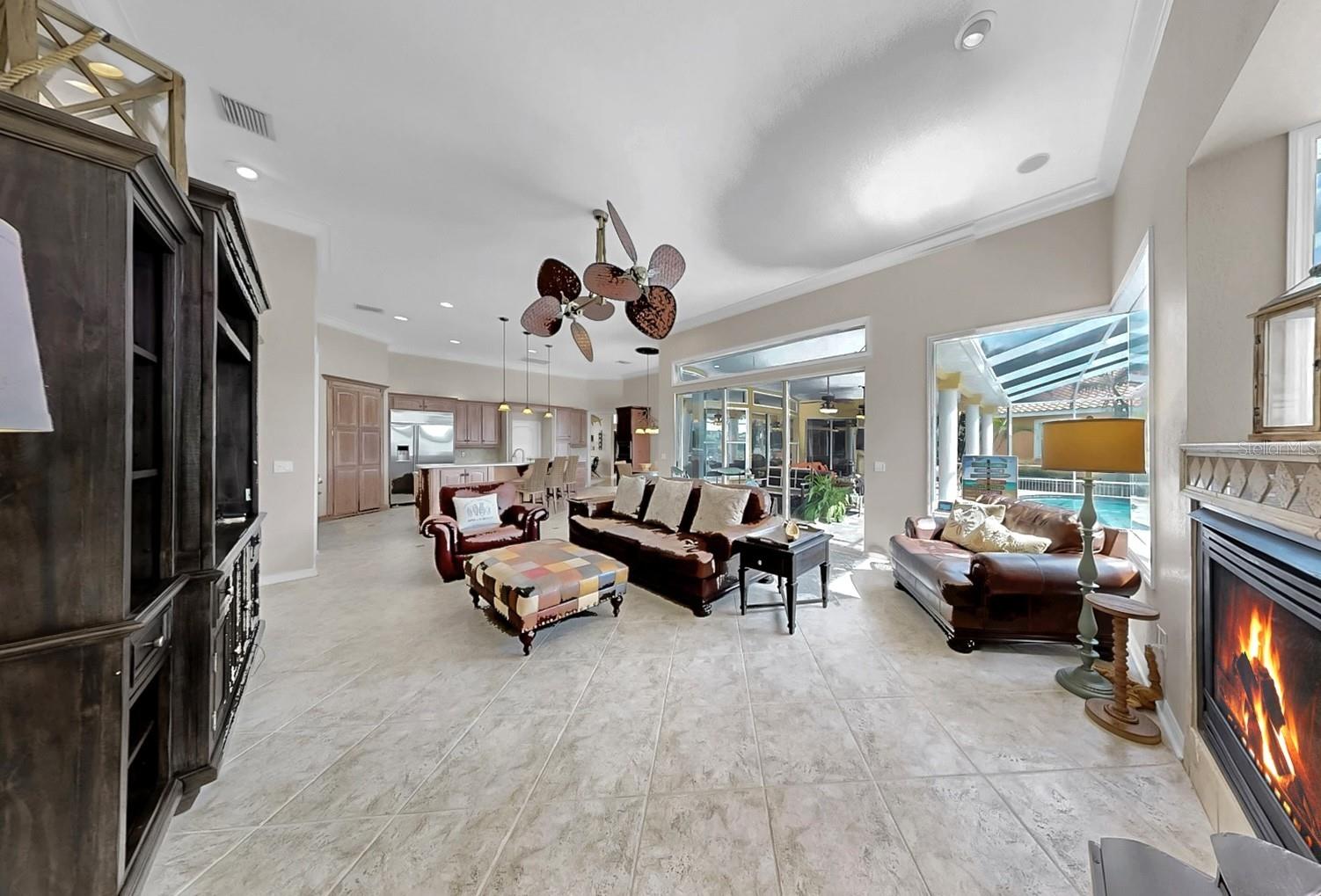 Image 37 of 75 For 914 Capriccio Lane