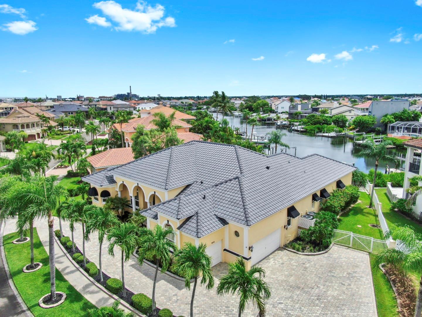 Image 72 of 75 For 914 Capriccio Lane