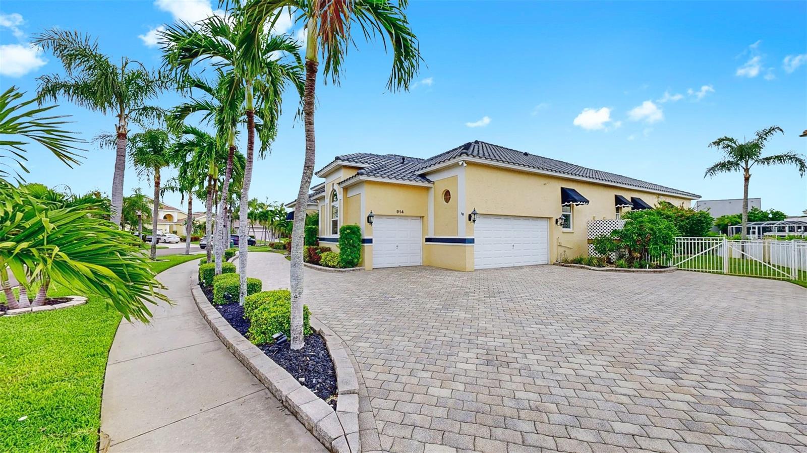 Image 73 of 75 For 914 Capriccio Lane