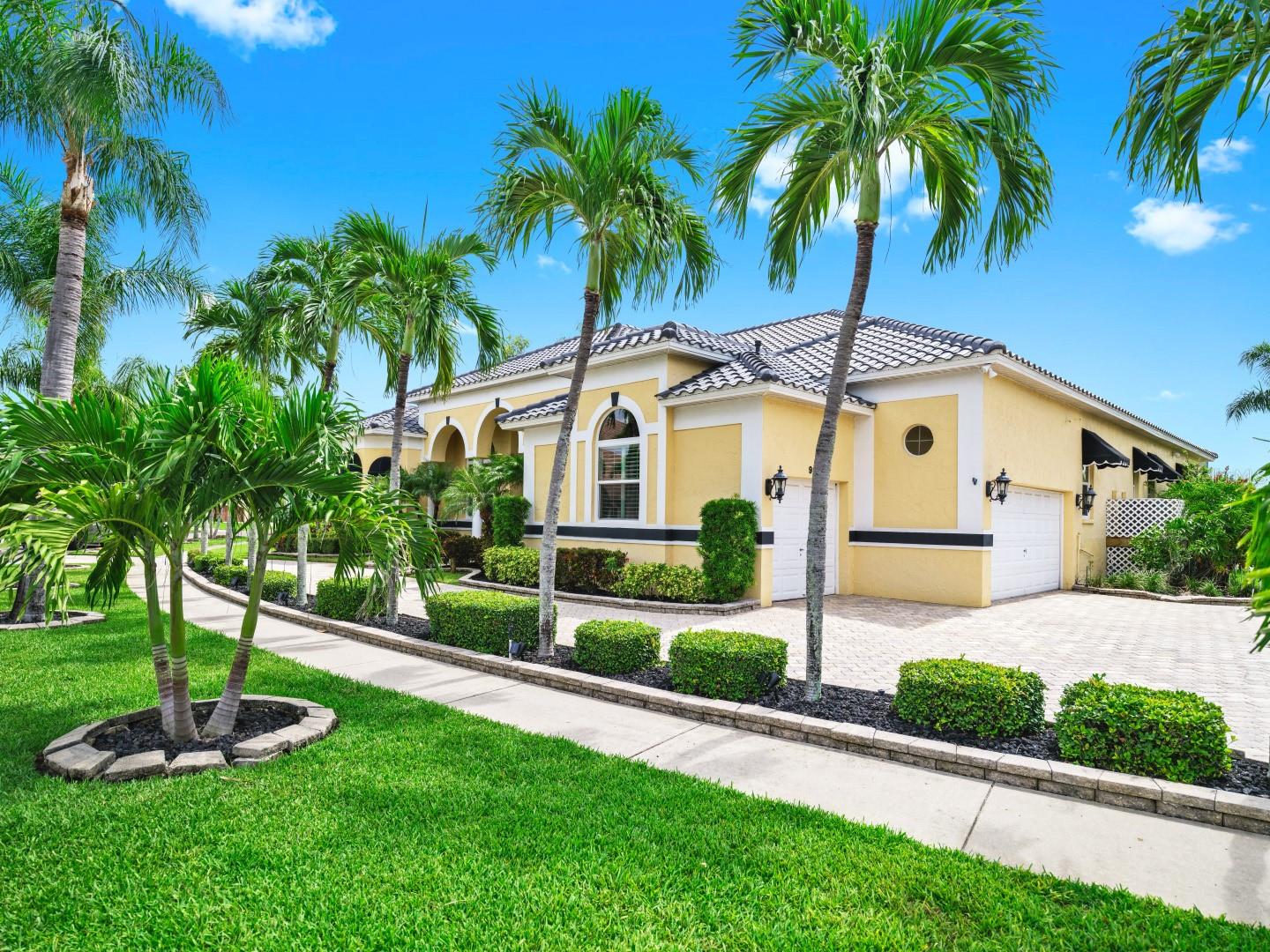Image 8 of 75 For 914 Capriccio Lane