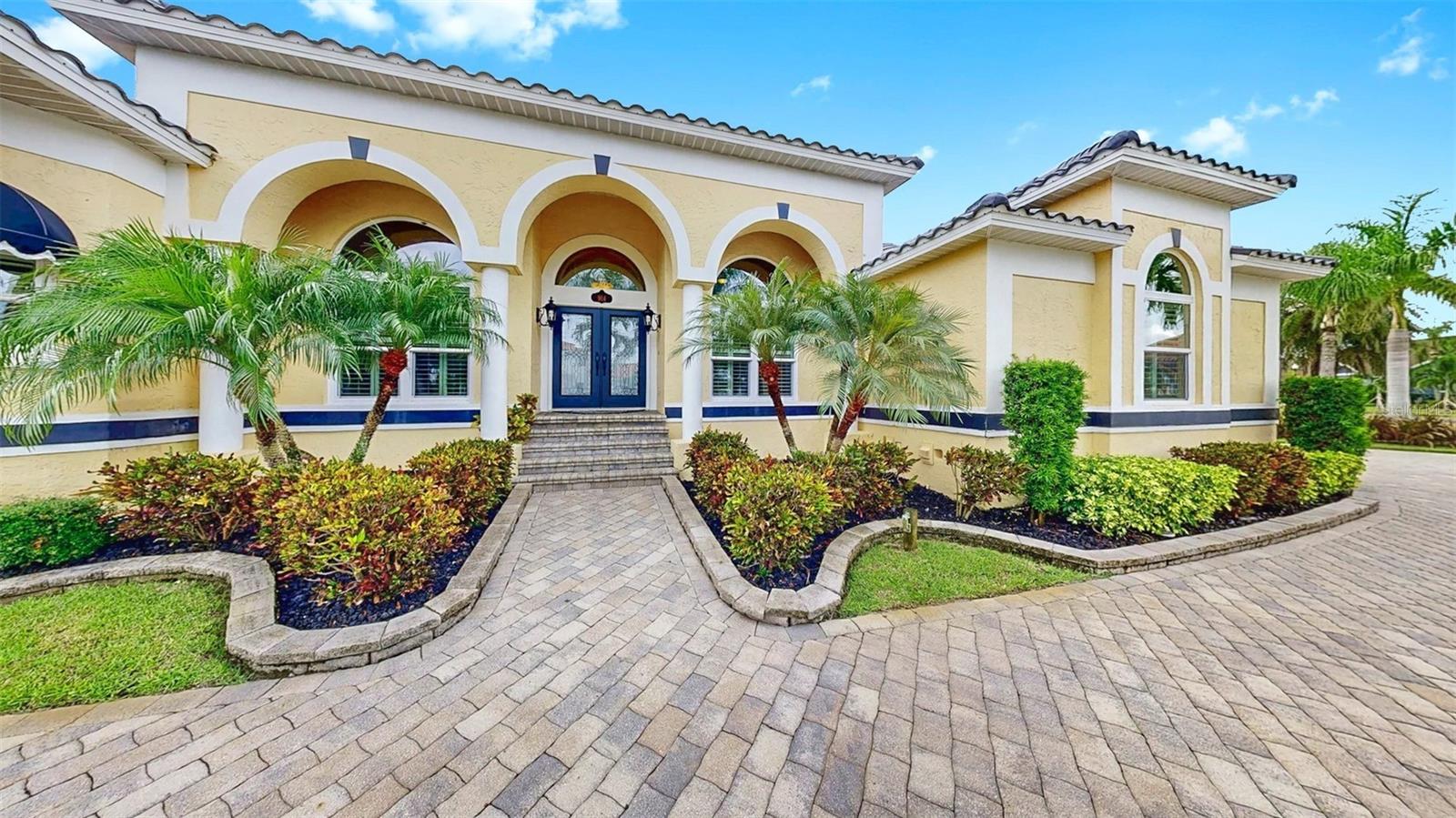 Image 9 of 75 For 914 Capriccio Lane