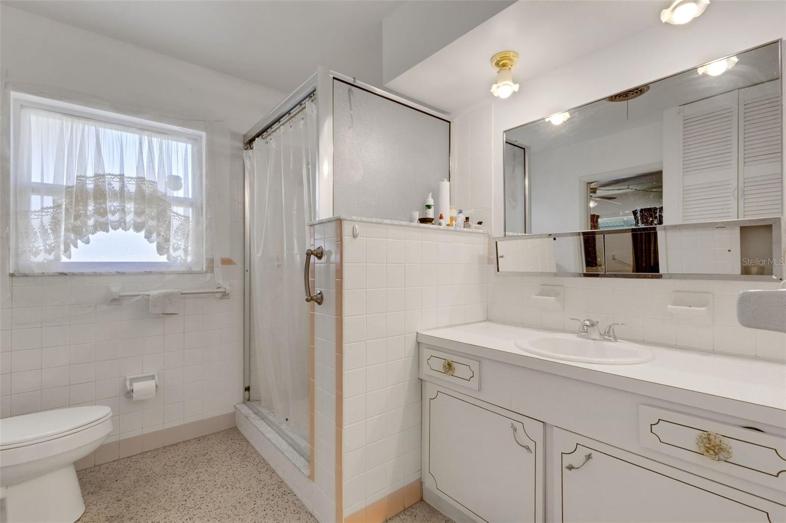 Listing photo id 11 for 2697 66th Terrace S
