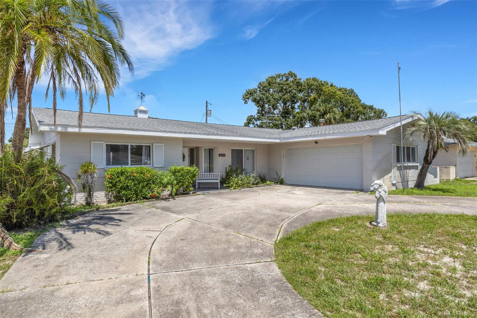 Listing photo id 17 for 2697 66th Terrace S