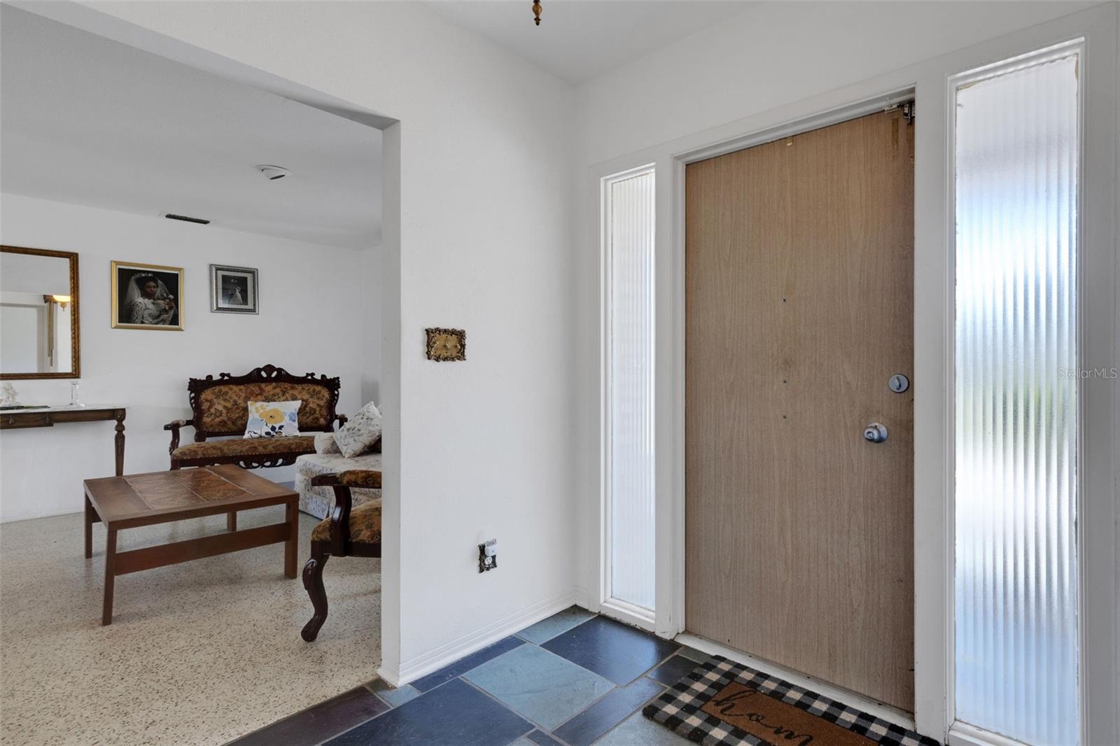 Listing photo id 0 for 2697 66th Terrace S