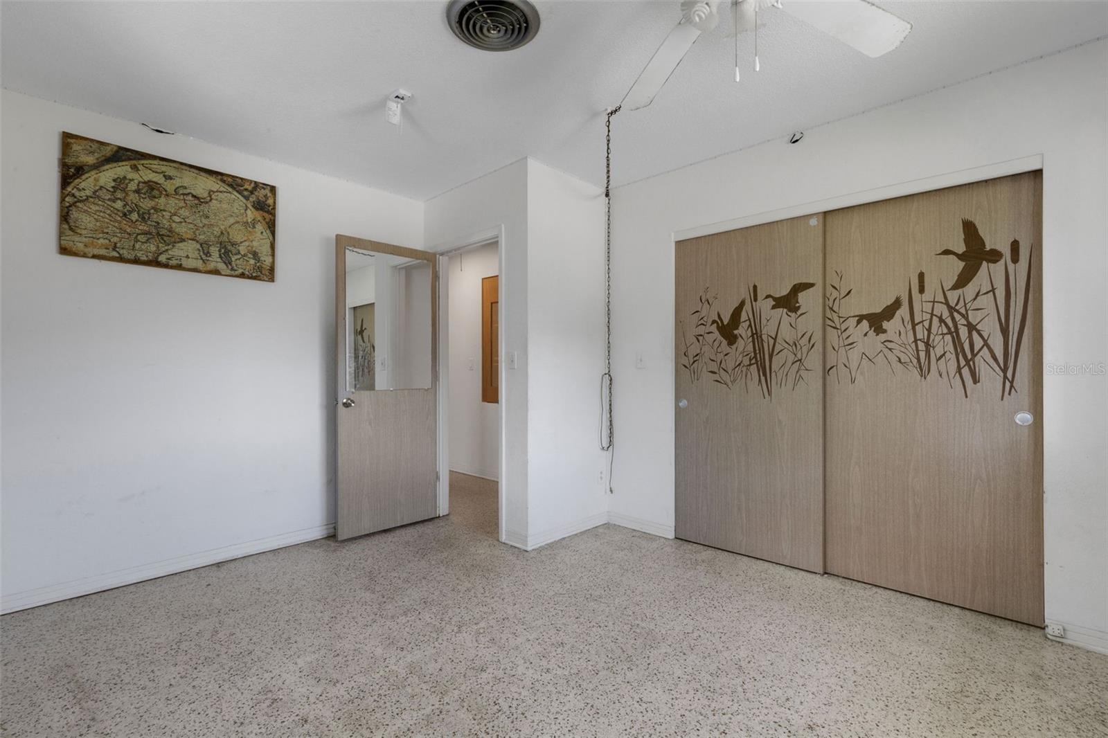 Listing photo id 5 for 2697 66th Terrace S